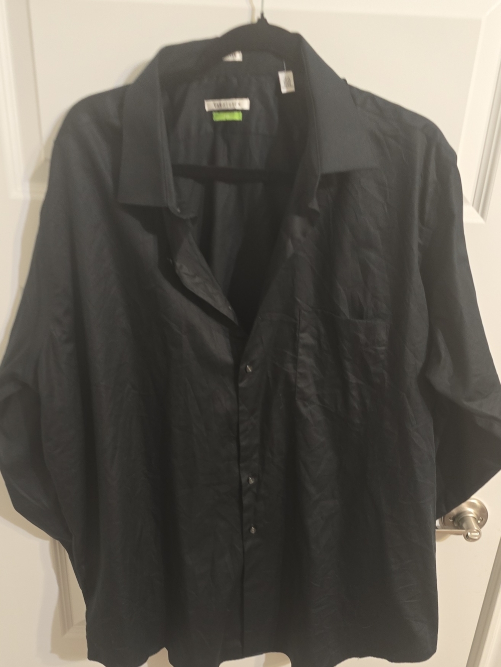 Van Heusen Men's Black Button-Down Dress Shirt F 326